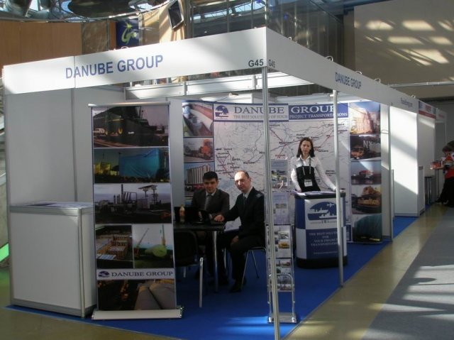 rp2010_stand2